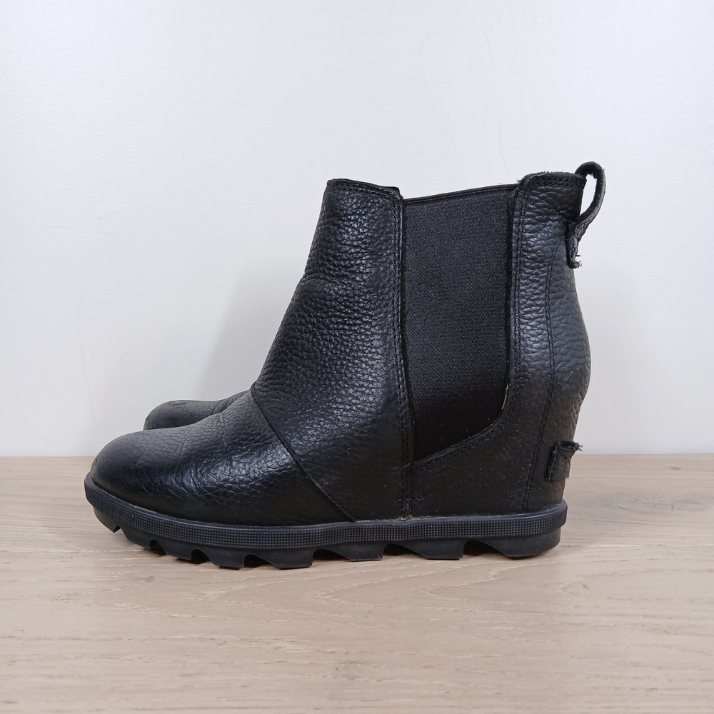 Sorel Boots Women 7 Black Leather Chelsea Waterproof Lug Sole Outdoorsy